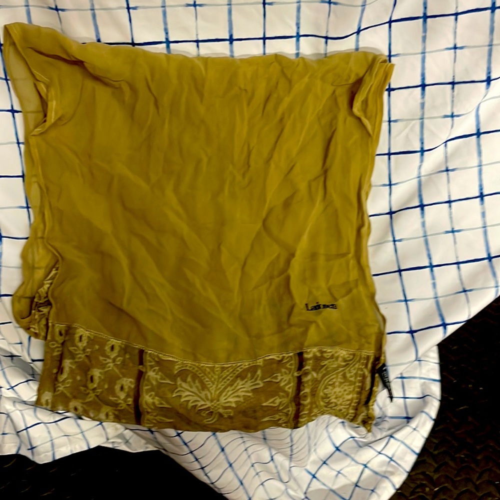 Sheer Larioseta scarf made in Italy